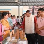 मंत्री गणेश जोशी ने सभी को अंतर्राष्ट्रीय महिला दिवस की शुभकामनाएं देते हुए कहा कि उत्तराखंड राज्य आंदोलन से लेकर आज तक महिलाओं की भूमिका अत्यंत महत्वपूर्ण रही है