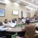 डीएम सविन बंसल ने मुख्य चिकित्साधिकारी को निर्देशित किया कि सड़क मार्ग एवं कार्यक्रम स्थल पर पर्याप्त चिकित्सा टीमों की तैनाती सुनिश्चित की जाए