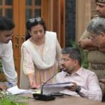 फीस माफी के मामलों पर शिक्षा विभाग को तत्काल निर्देश