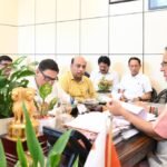 गणेश जोशी बोले- विकास कार्य बिना बाधा तय समय सीमा के भीतर पूर्ण किए जाएं